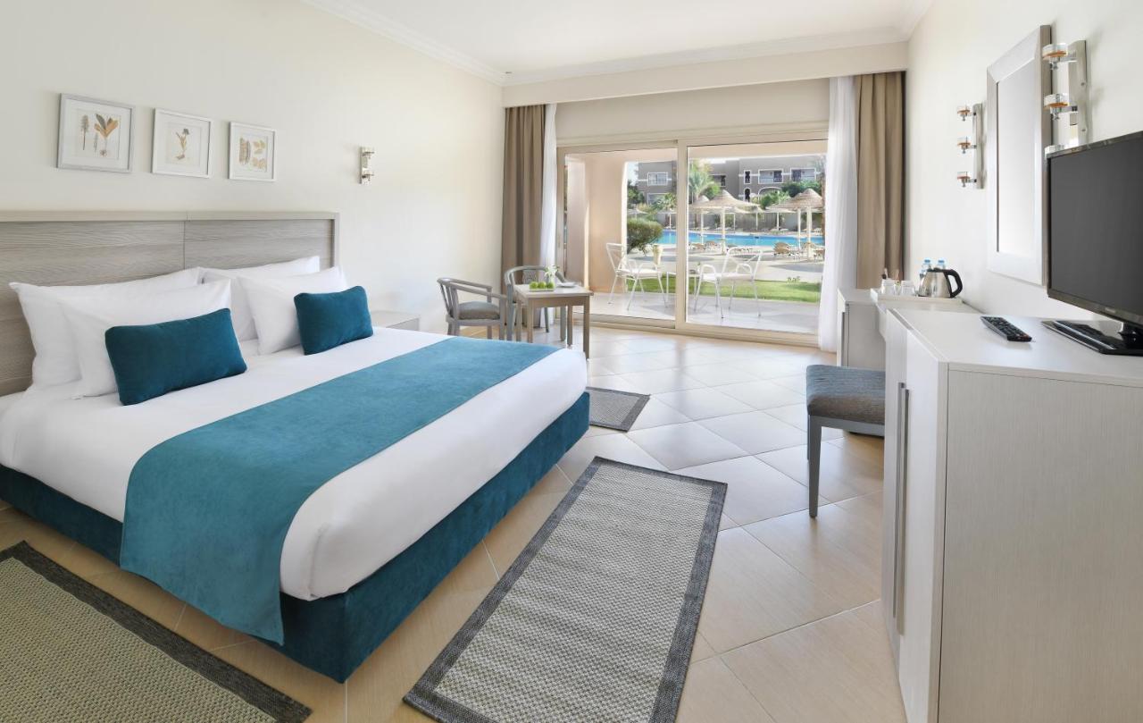 Superior, King or Twin Bed, Pool View,1669812839:JPEG
