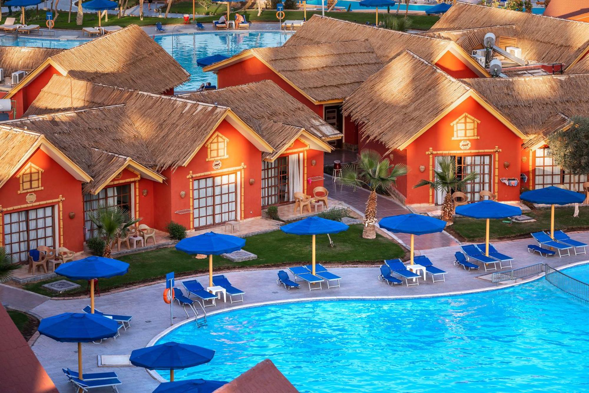 Swim-Up-Bungalow mit Poolblick